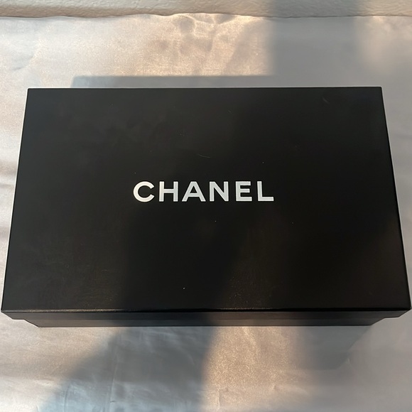 Chanel Shoe Size 37 Black Leather Pointed Toe Chain Detail Ankle Strap Pump - Picture 3 of 15